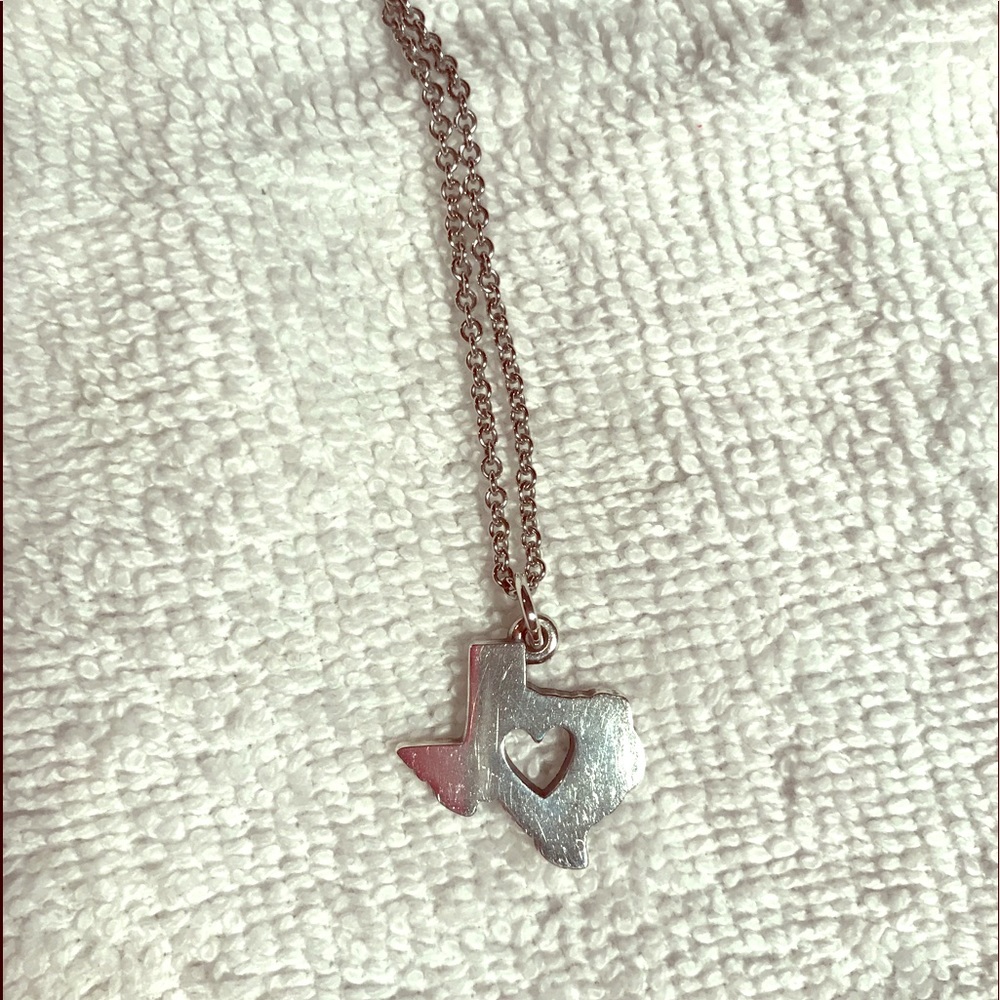 Janes Avery and Kendra Scott necklaces - Picture 1 of 5